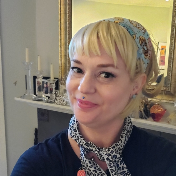 Meet your Posher, Heather - Picture 3 of 5